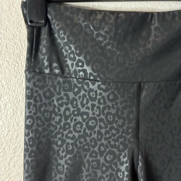 Black Leopard Print High-Waisted Leggings M - Picture 4 of 9